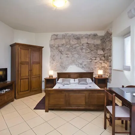 Selak Apartment *